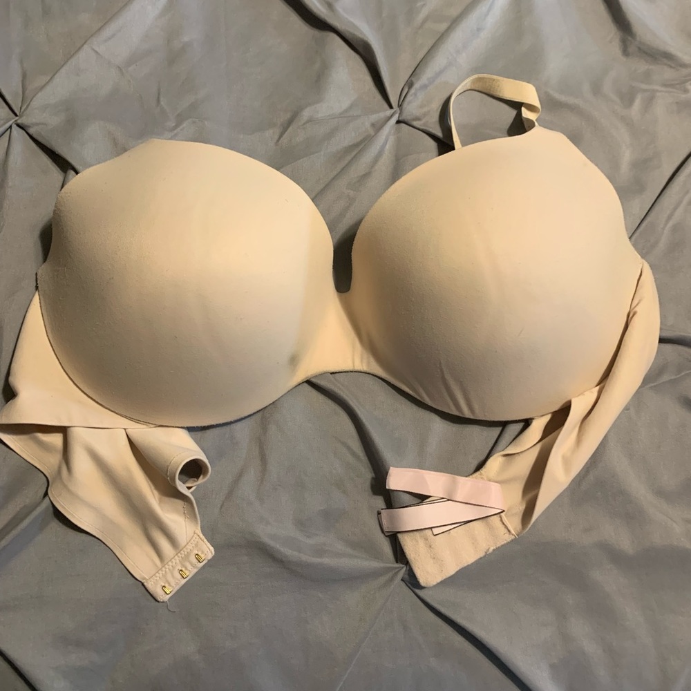 Light Tan / White 38DD Victoria's secret Underwire Bra